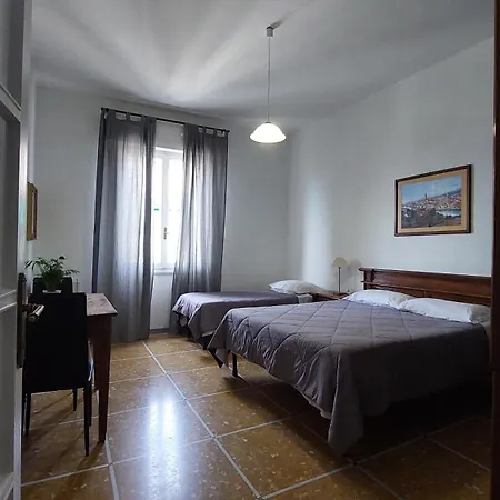 Homestay Largo Cesare Cantu - *
